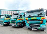 PIPAL-Transporte: moderne EURO6 LKW Flotte: 3,5 t Kastenwagen, Kran, Tieflader, Hubarbeitsbühne, Container und Mulden sowie Müllsammelfahrzeug • Bruck an der Leitha, Niederösterreich