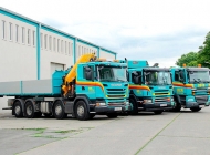 PIPAL-Transporte: moderne EURO6 LKW Flotte: 3,5 t Kastenwagen, Kran, Tieflader, Hubarbeitsbühne, Container und Mulden sowie Müllsammelfahrzeug • Bruck an der Leitha, Niederösterreich